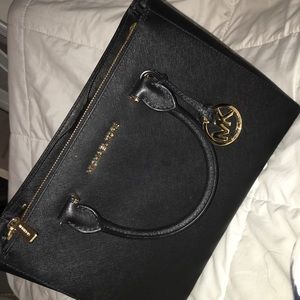 Micheal Kors Black Purse